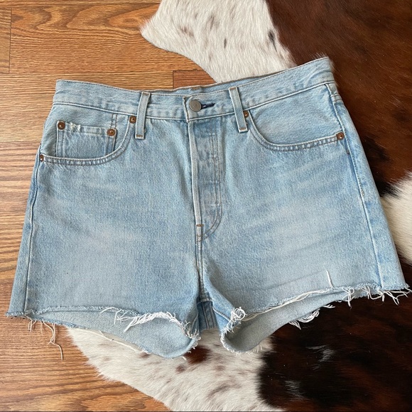 Levi's Pants - Levi’s 501 High Rise Light Wash Blue Jean Raw Hem Shorts Size 27